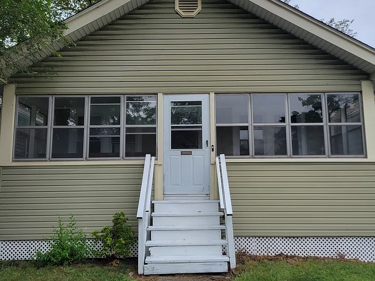 353 E Cambourne St — Photo 1