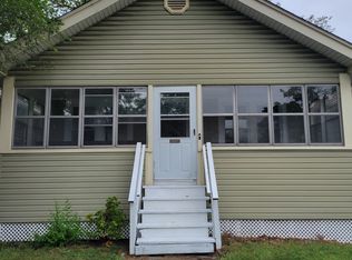 353 E Cambourne St, Ferndale, MI 48220