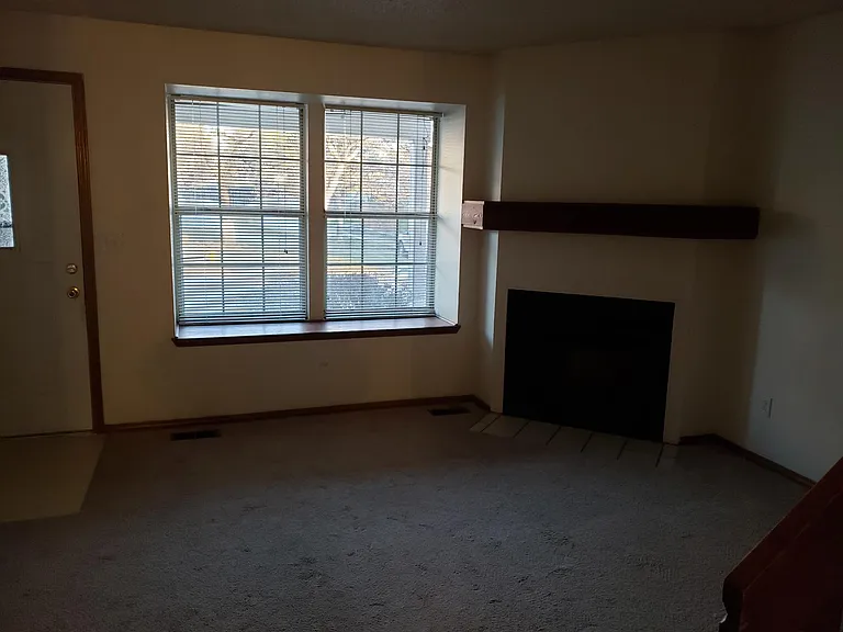 4665 S Dillon Ct — Photo 5