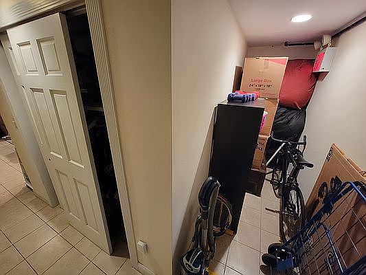 5th image of 413 W 56th St #Basement