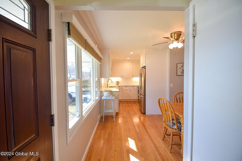 3rd image of 272 Tampa Avenue