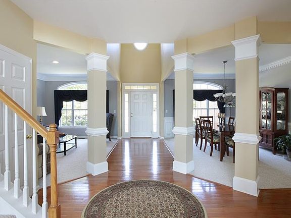 2nd image of 124 Bradshaw Park Dr