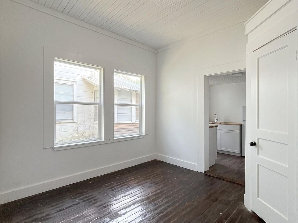 2nd image of 1505 Roosevelt St