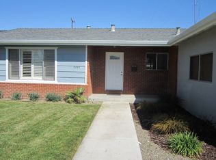 2245 Zinfandel Ln, Turlock, CA 95380