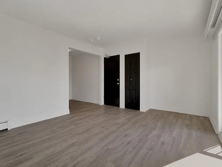 130 Stewart Ave #9 — Photo 4