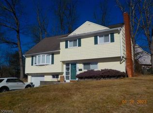 5 Daniel St, Dover, NJ 07801