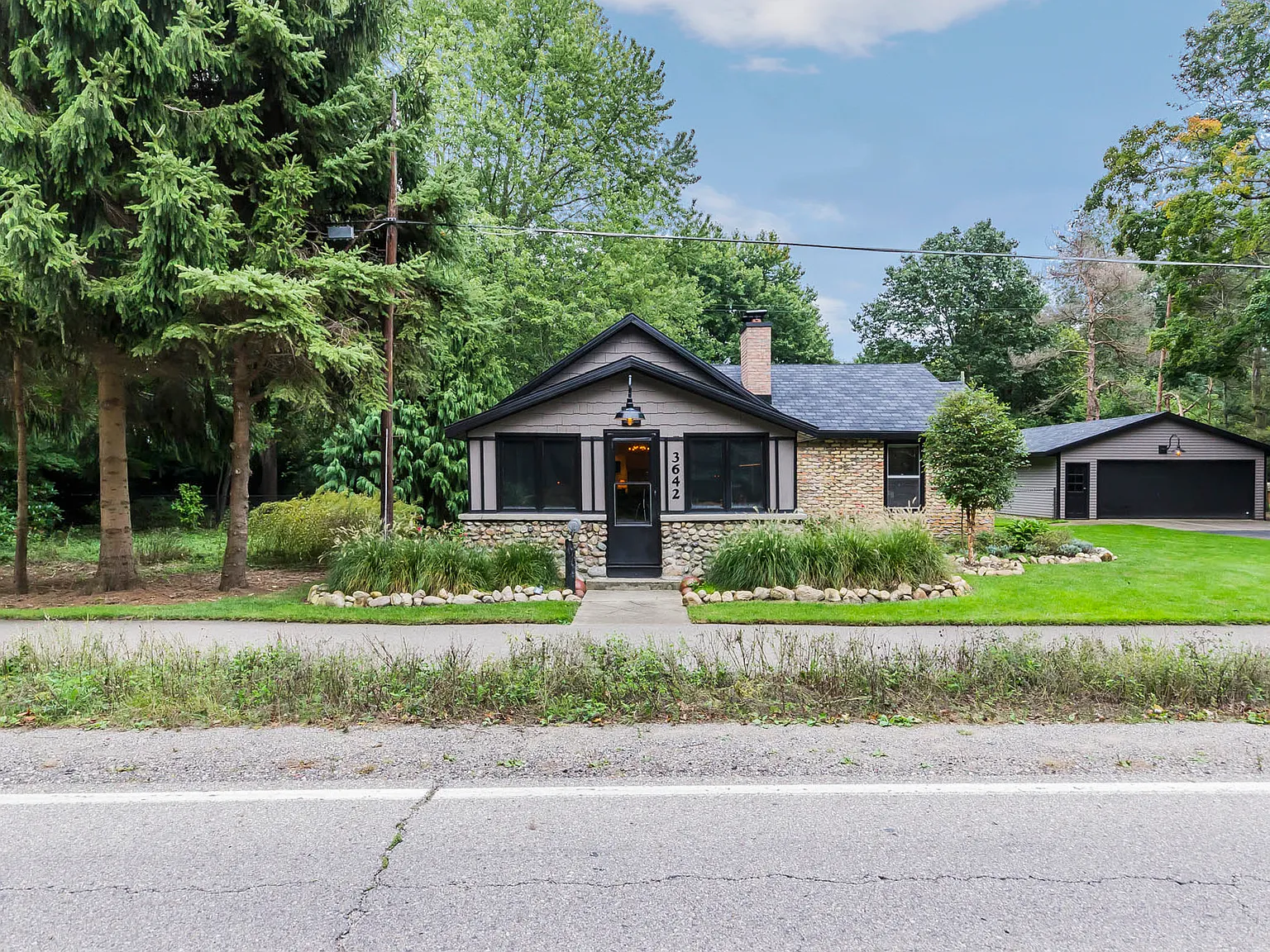 3642 N Lakeshore Dr — Photo 4