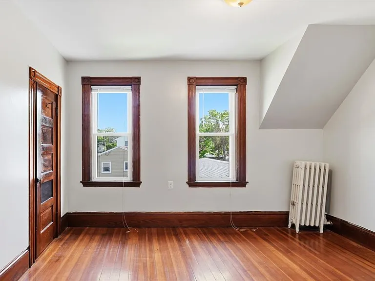 352 Beulah St #1 — Photo 13
