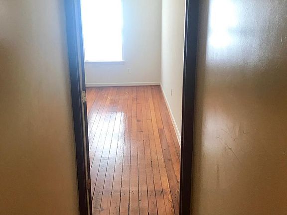 3rd image of 301 N West St #4