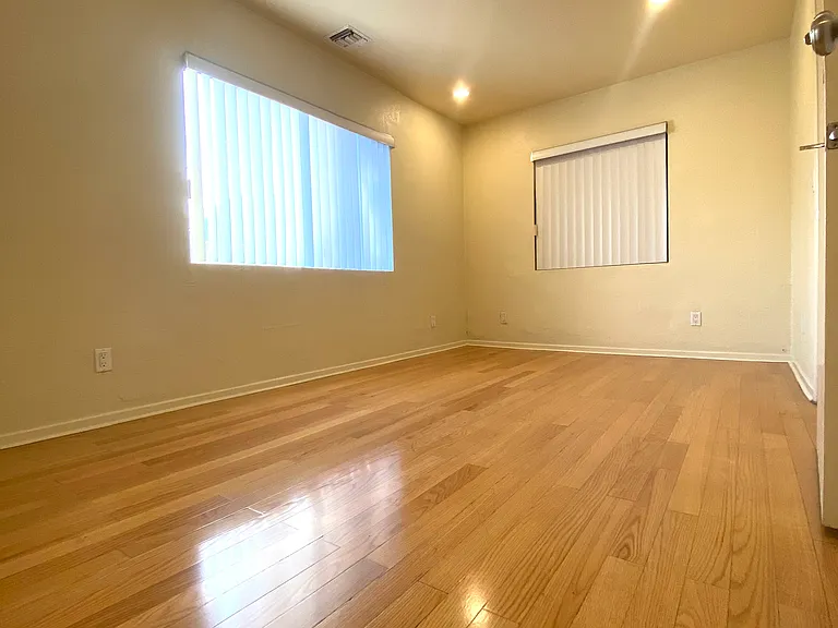 1705 W Alhambra Rd — Photo 8