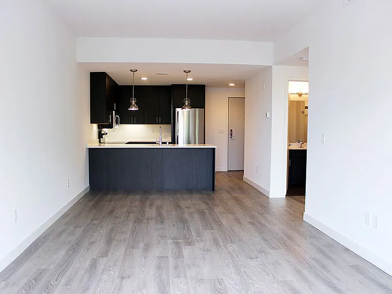 Nine10@Land Place — Photo 13