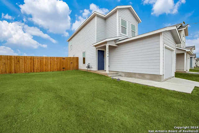 2 bed, 2.5 bath, 1013 sqft, $1,800 — Photo 2