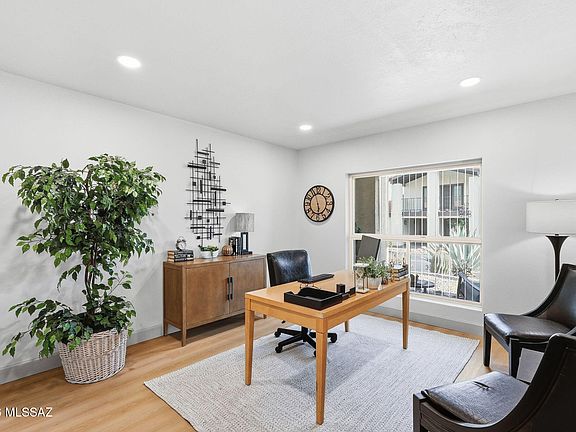 3rd image of 5934 N Placita Del Conde