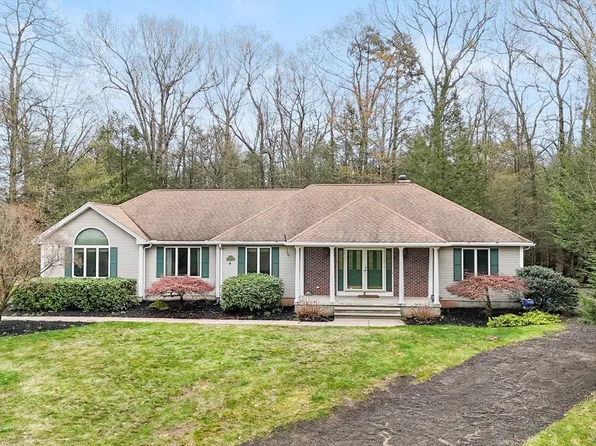 4 Pearl Brook Rd, Southwick, MA 01077