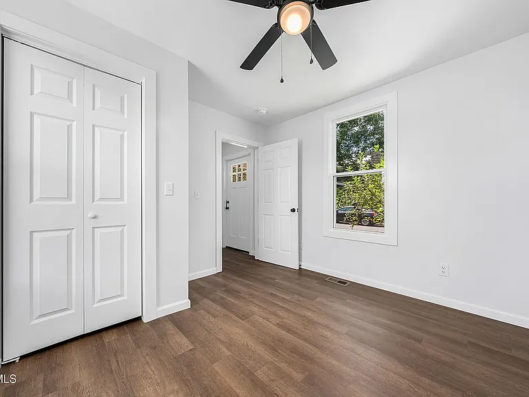 1007 Spring St — Photo 6