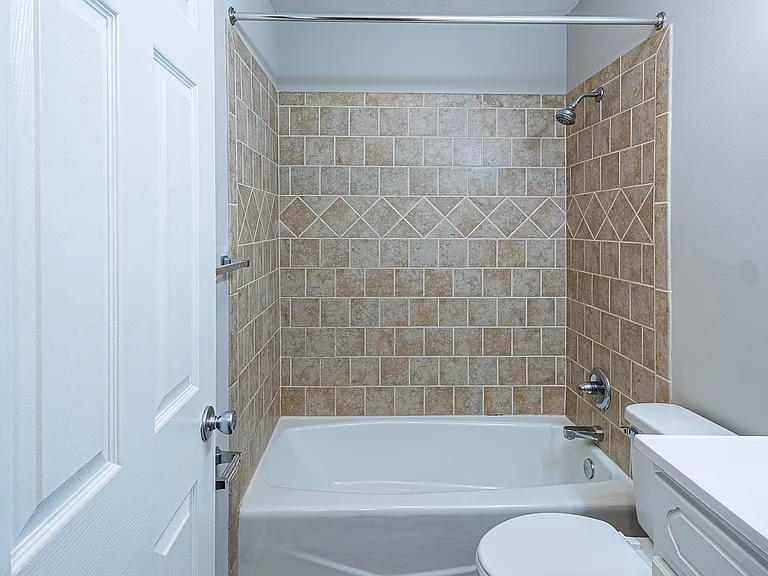 400 E Scott Ave #11 — Photo 5