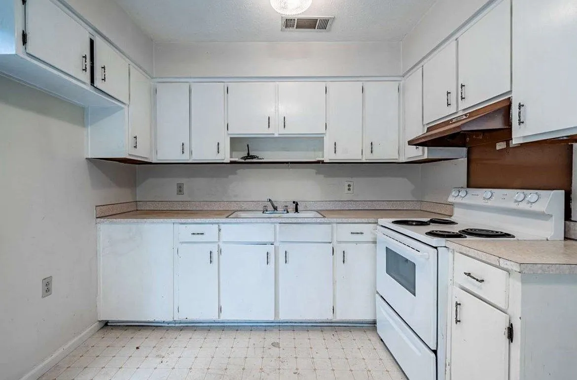 510 Windsor Dr — Photo 4