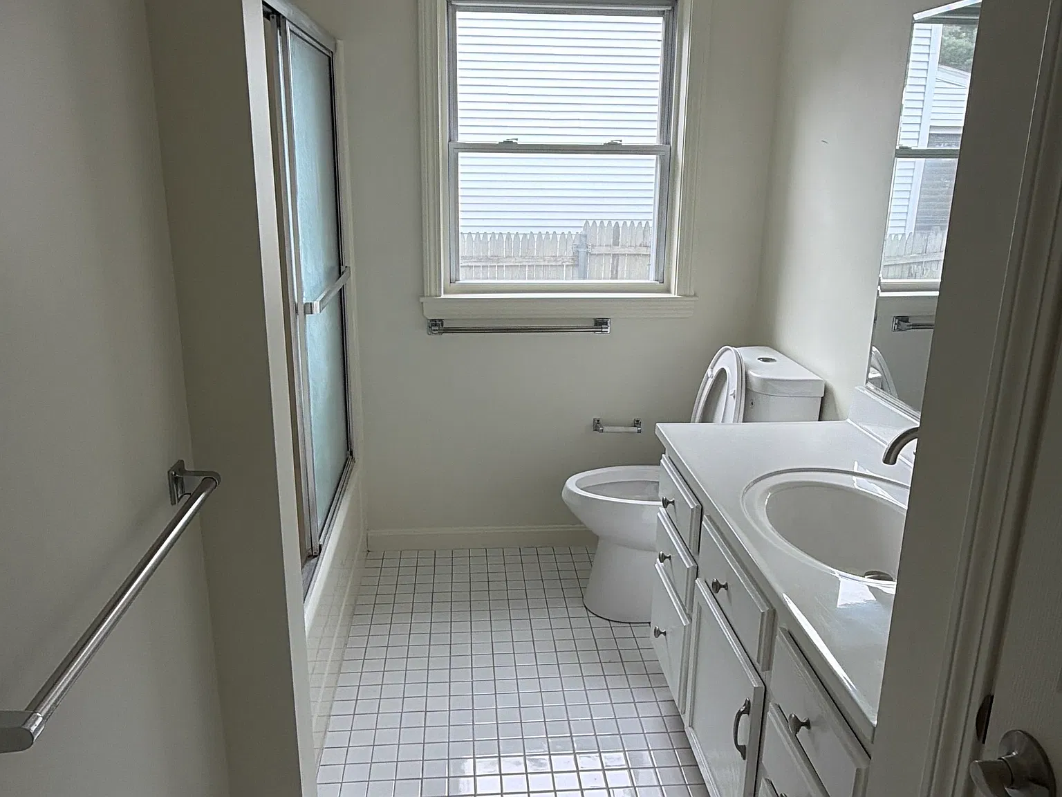 3 bed, 1040 sqft, $3,300 — Photo 1