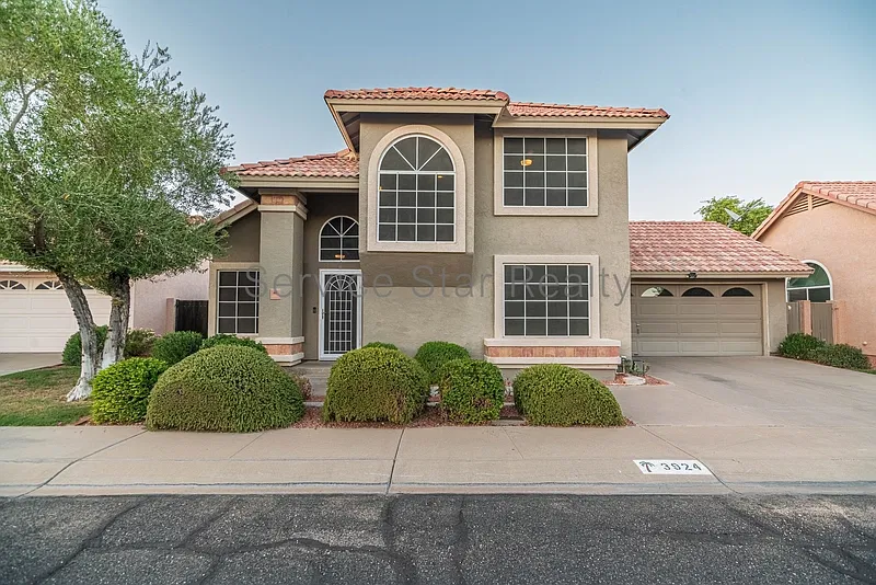 3 bed, 2.0 bath, 1373 sqft, $2,395 — Photo 3