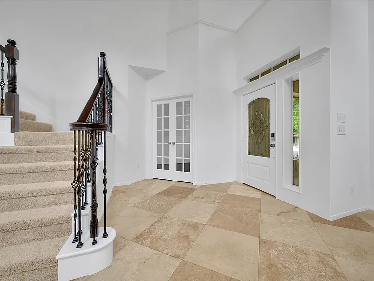 7 Churchdale Pl — Photo 5