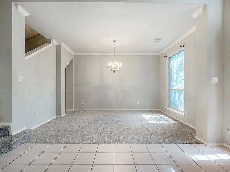 4229 Kingsburg Dr — Photo 2