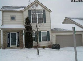 8261 Robinwood Ter, Macedonia, OH 44056