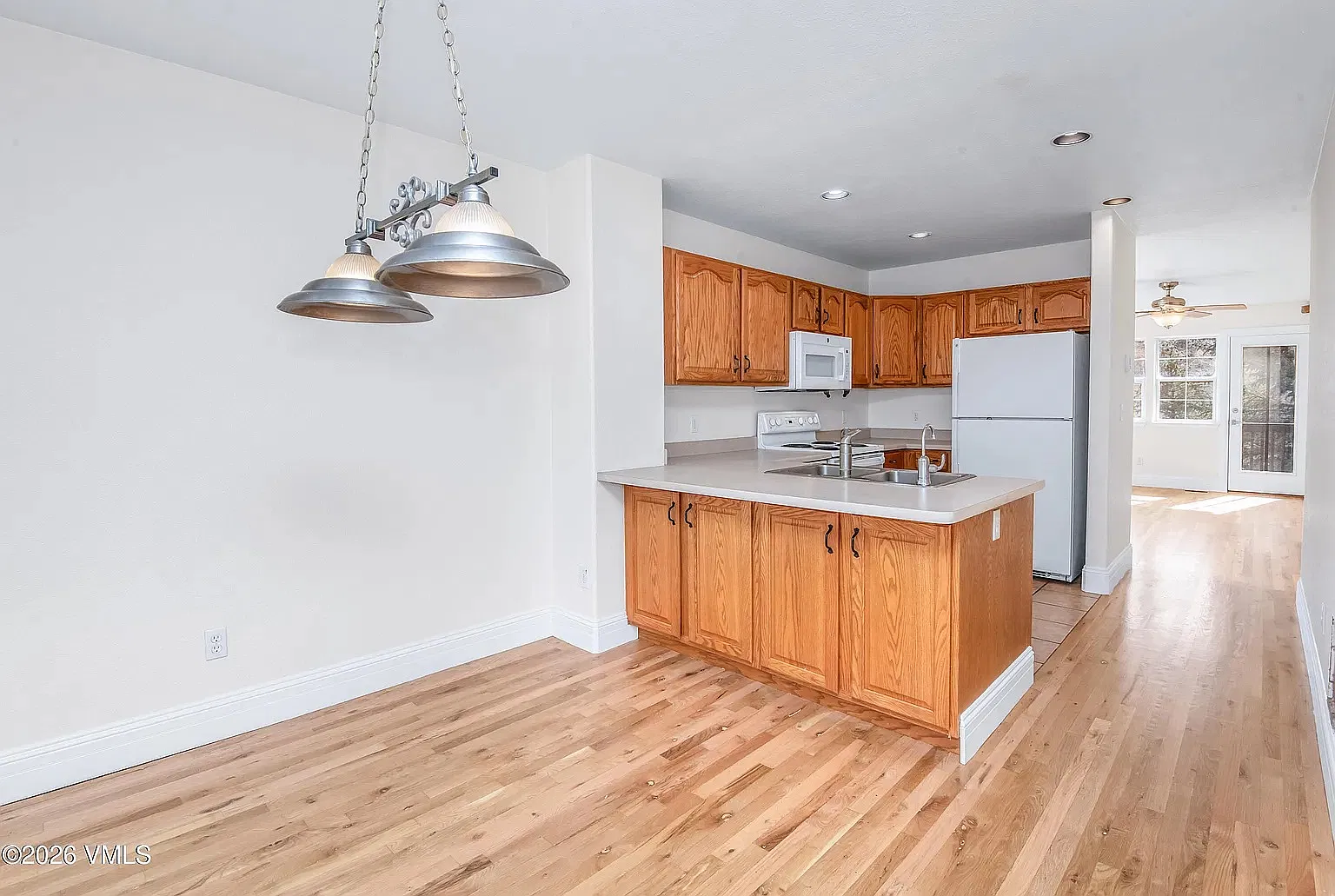 3 bed, 1729 sqft, $1,300 — Photo 2
