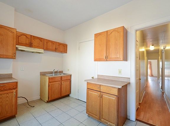 2nd image of 432 W Winneconna Pkwy #2