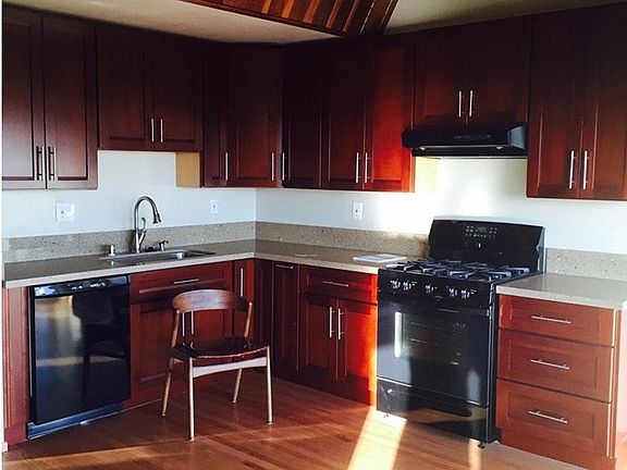 3rd image of 5917 Harbor View Ave