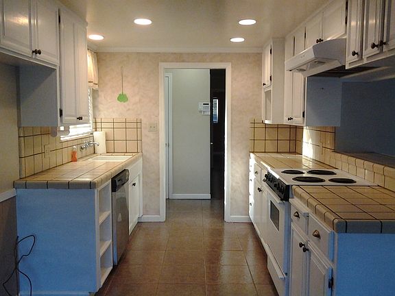 2nd image of 514 Oakshire Ave