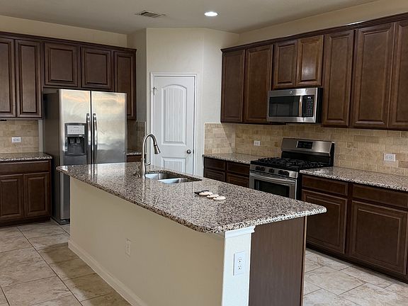 4th image of 365 Orion Dr