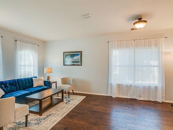 3rd image of 3709 Palm Dr