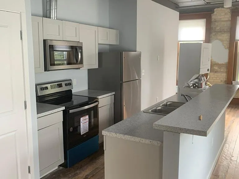 304 E Bridge St #2E — Photo 3