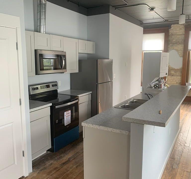 2nd image of 304 E Bridge St Unit 2D