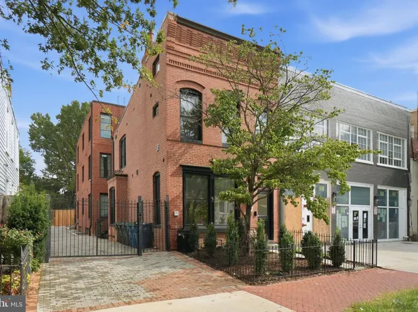 710 E St SE #2, Washington, DC 20003
