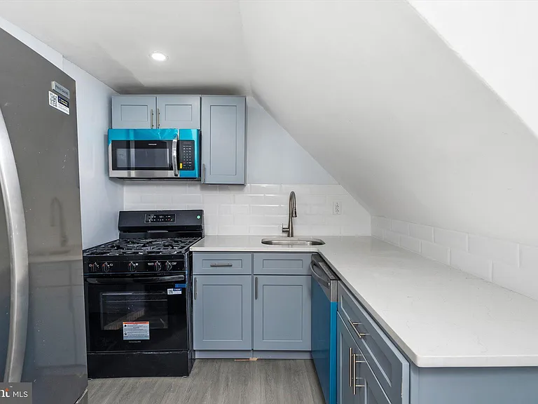 10 Lytle St #5 — Photo 12