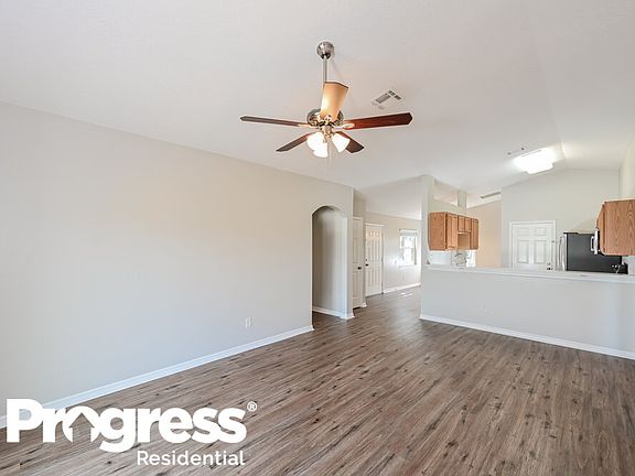 3rd image of 1340 Willow Crest Dr