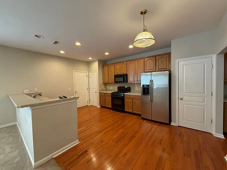 1108 Harding Dr — Photo 9