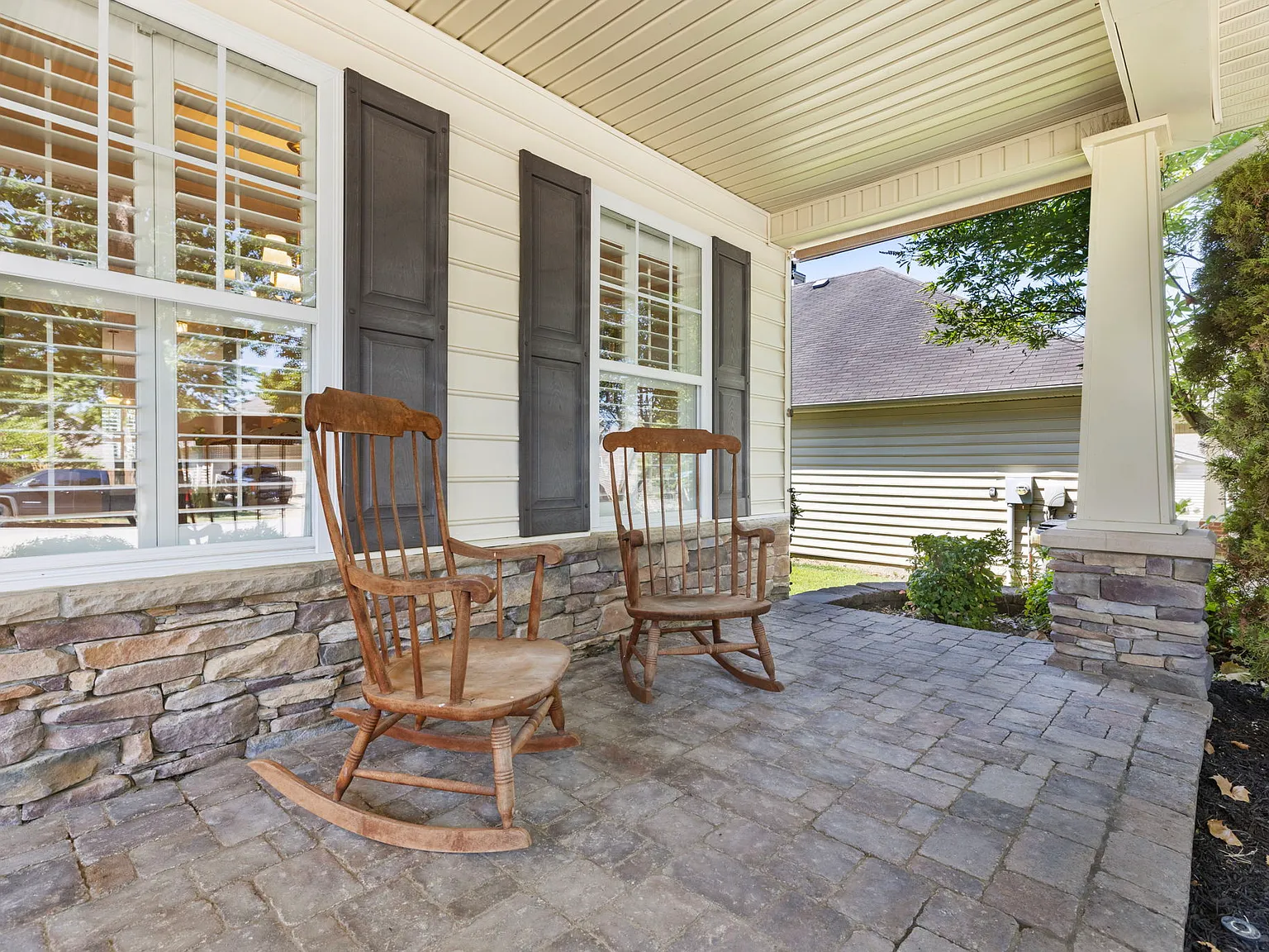 4 bed, 3098 sqft, $3,100 — Photo 3