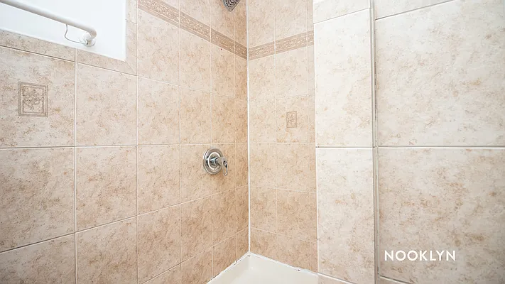 Rented by Nooklyn NYC LLC | media 28