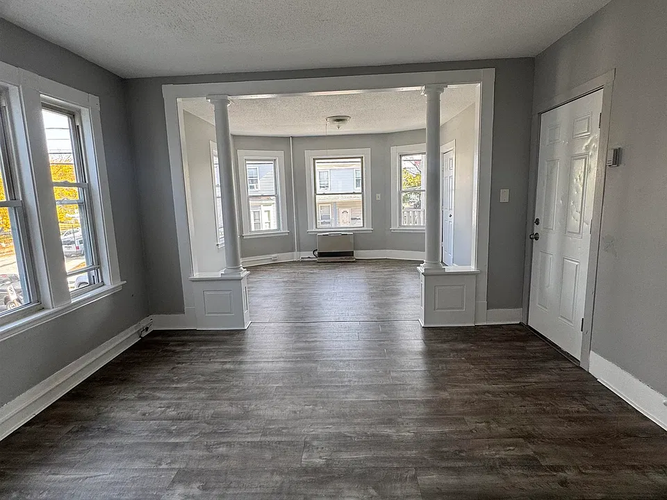 420 Maple St #4