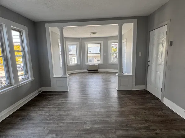 420 Maple St APT 4, Manchester, NH 03103