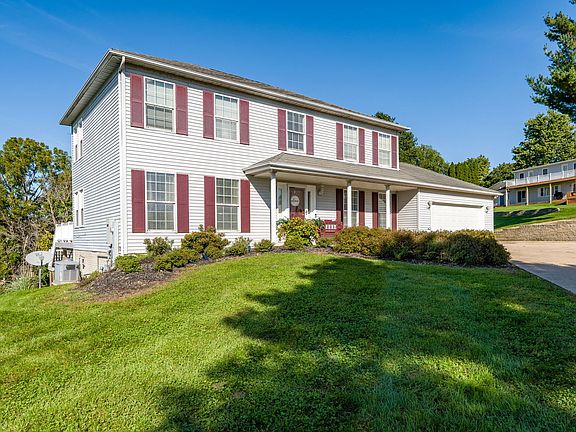 3rd image of 237 Cedar Ln