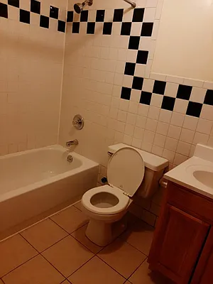 Rented by Danielle Stoller, LREB | media 5