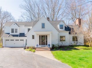 152 Hickory Ln, Moreland Hills, OH 44022