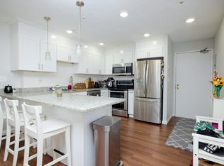 100 Grand View Ave APT 2A, Quincy, MA 02170