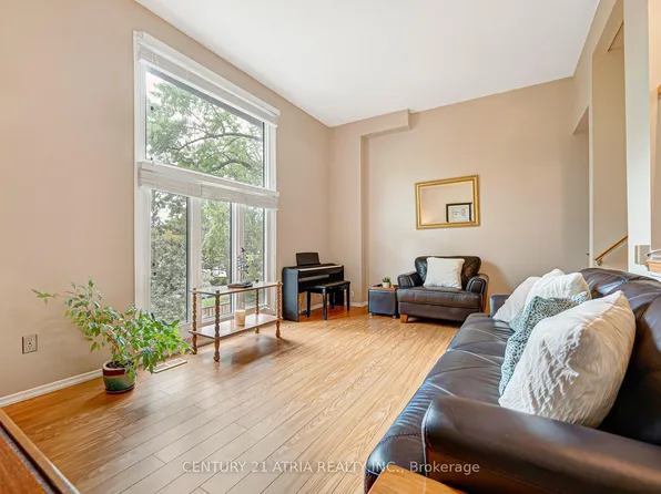 18 Thatchers Mill Way, Markham, ON L3P 3T3