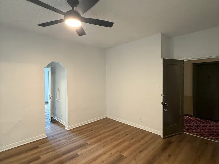 1552 N Commonwealth Ave #4 — Photo 17