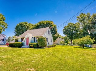 16 Notre Dame Ave, Cumberland, RI 02864