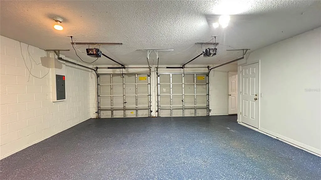 4 bed, 3.0 bath, 2412 sqft, $2,599 — Photo 4